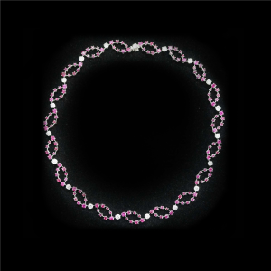 Elegantis Necklace